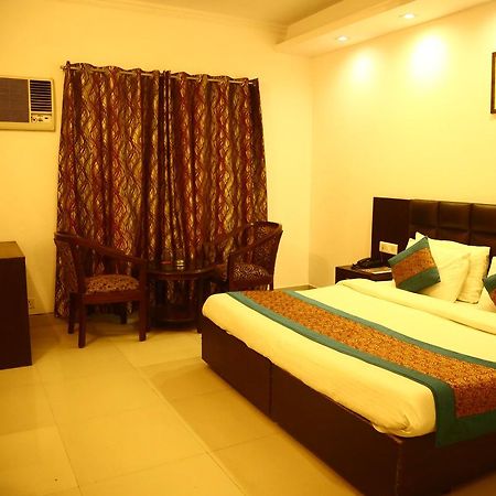 Hotel Smart Inn-2 New Delhi Exterior photo