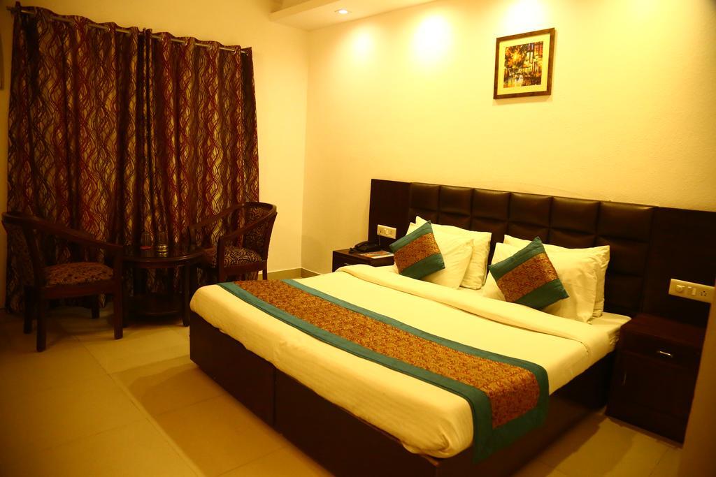 Hotel Smart Inn-2 New Delhi Exterior photo