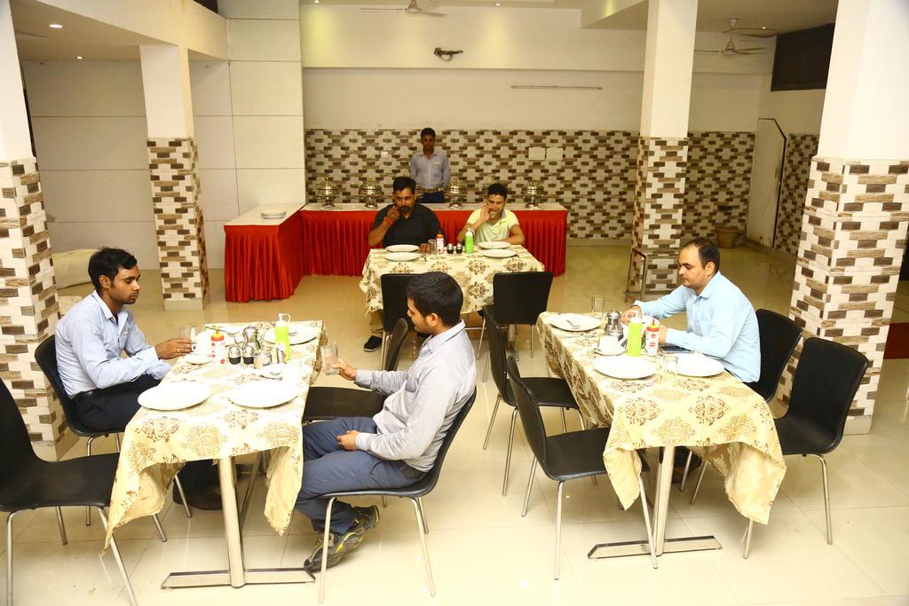 Hotel Smart Inn-2 New Delhi Exterior photo