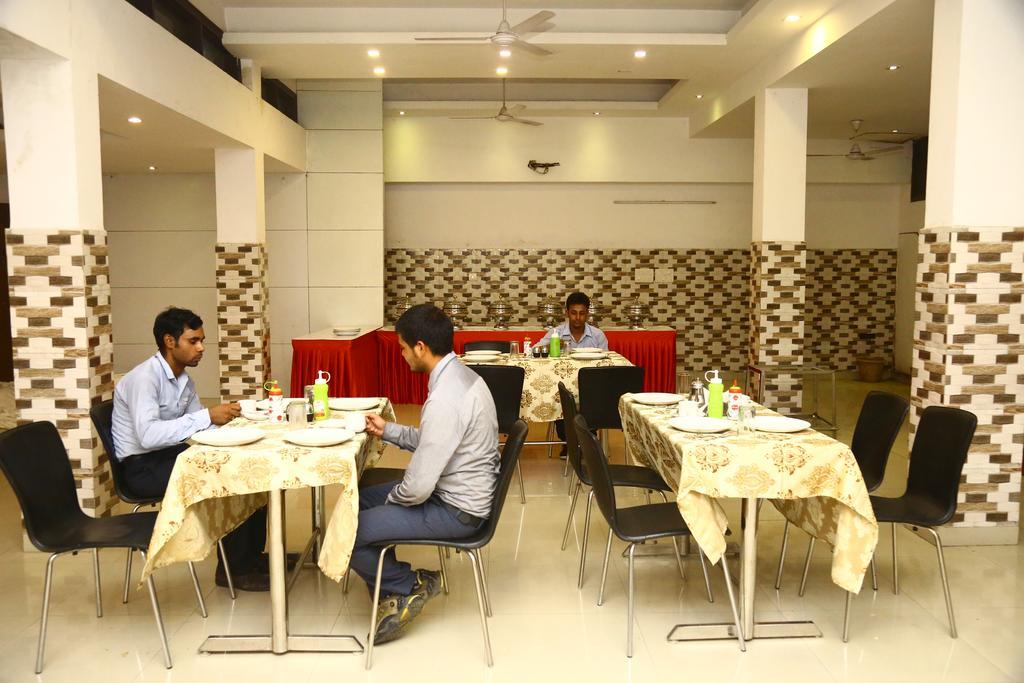 Hotel Smart Inn-2 New Delhi Exterior photo