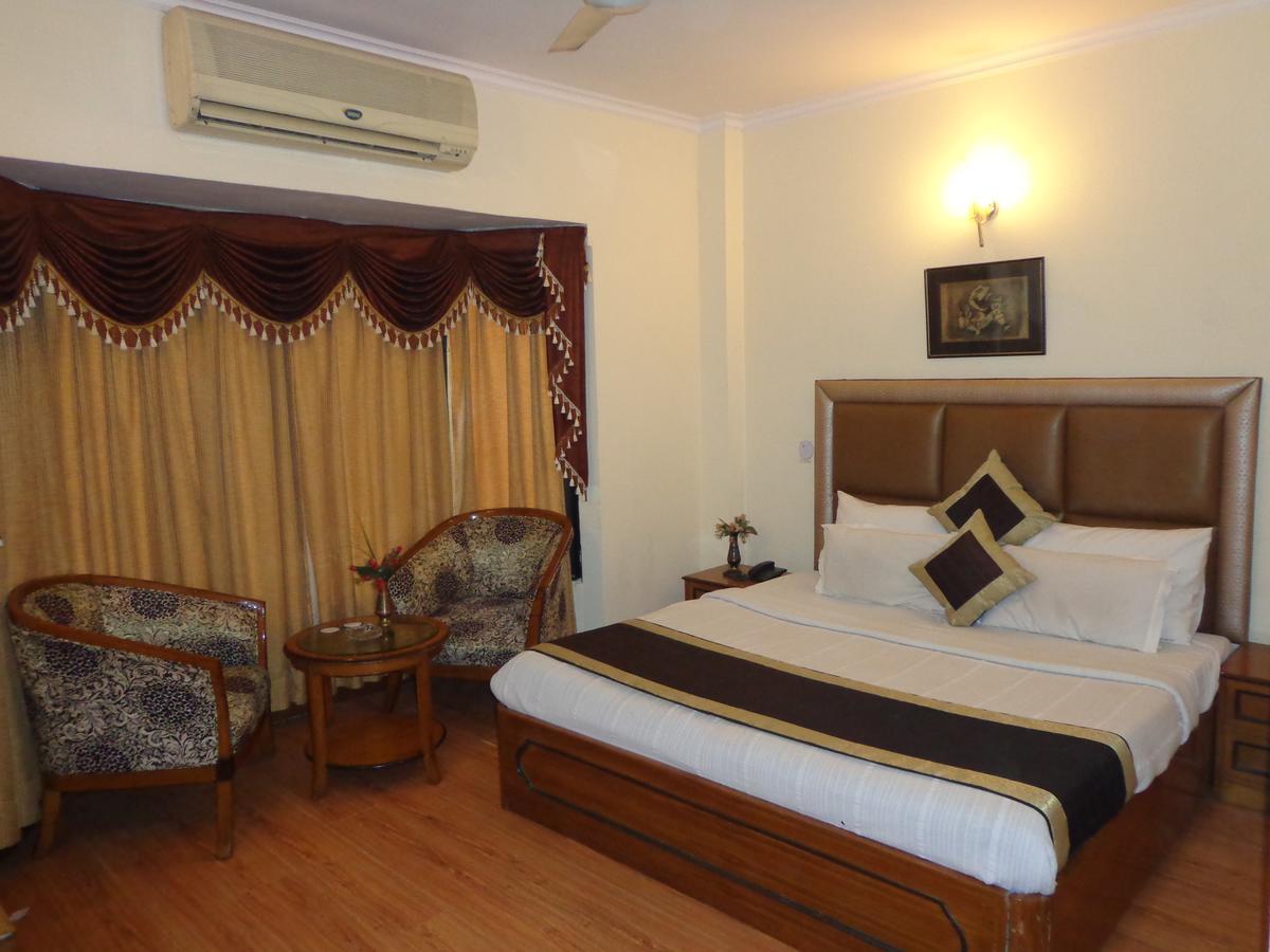 Hotel Smart Inn-2 New Delhi Exterior photo