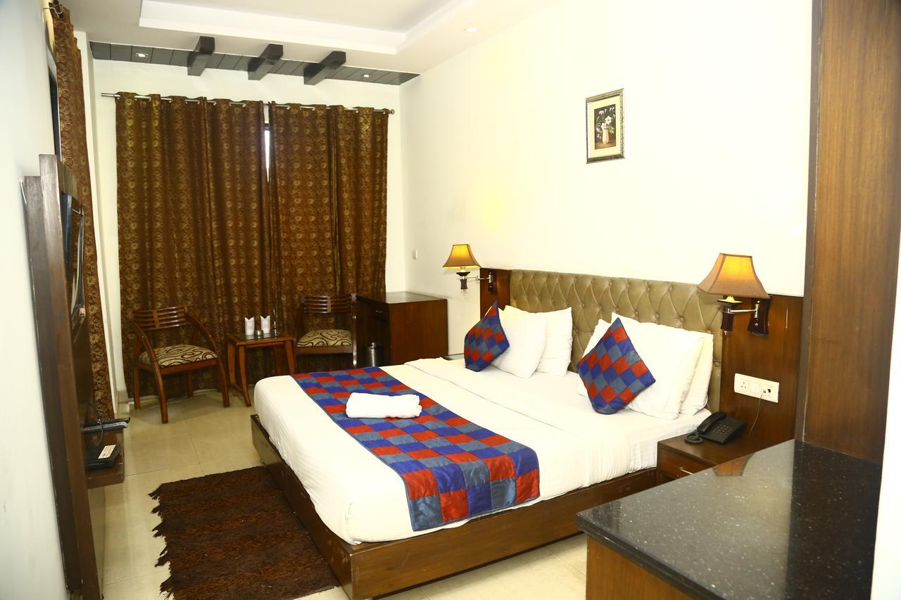 Hotel Smart Inn-2 New Delhi Exterior photo