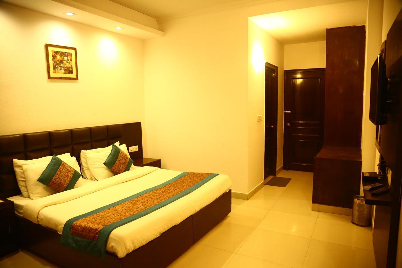 Hotel Smart Inn-2 New Delhi Exterior photo