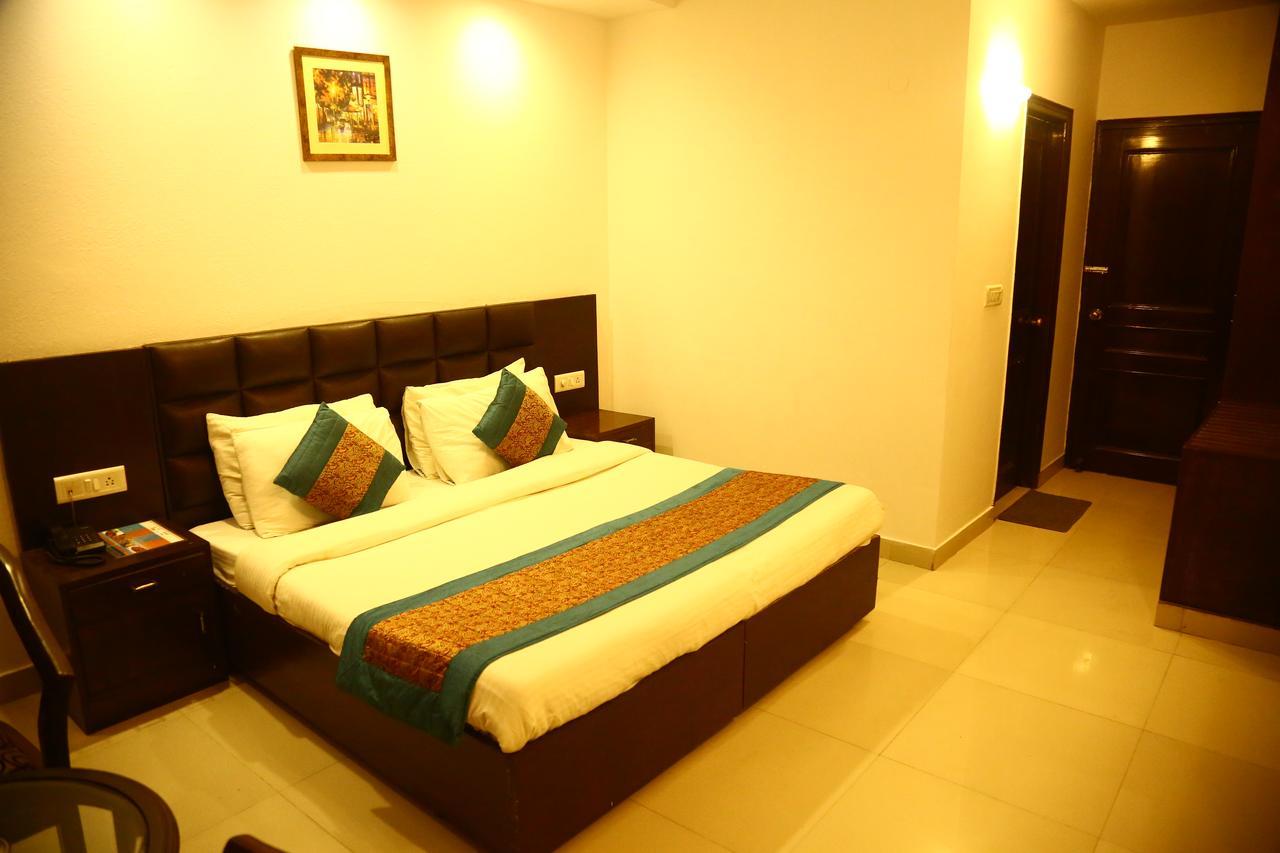 Hotel Smart Inn-2 New Delhi Exterior photo