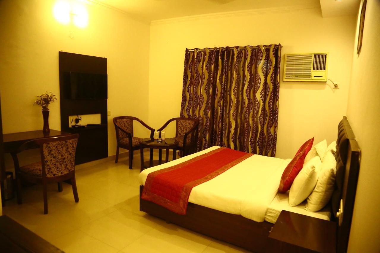 Hotel Smart Inn-2 New Delhi Exterior photo